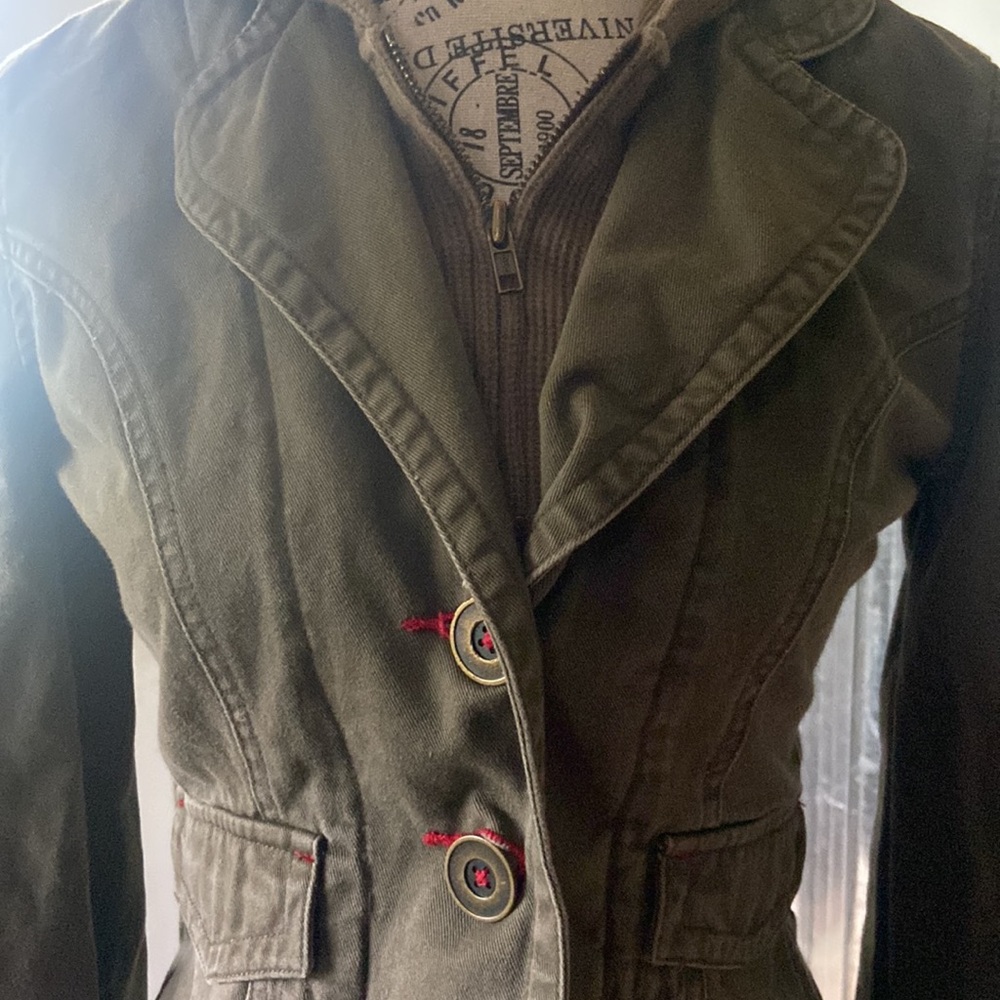 Bailey’s Point Jacket - Picture 2 of 7